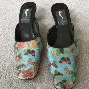 RARE VINTAGE FORTUNA VALENTINO HEELS